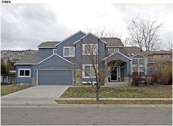 $729,900
Great location in Dakota Ridge with nice views of the foothills