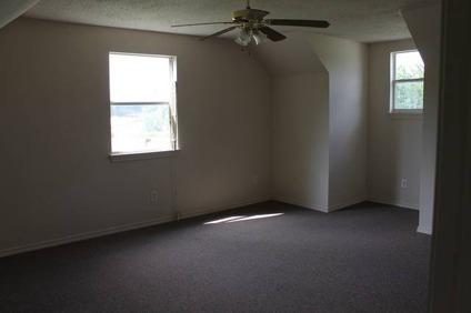 $72,500
Whitney, Fresh & Clean! This 3 BR