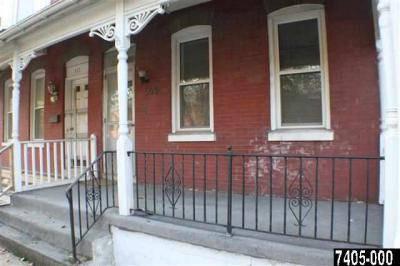 $72,500
York 3BR 1BA, Great income oppurtunity on the Avenues.