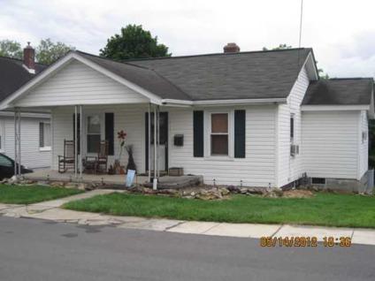 $72,900
Beckley, Beautiful bungalow with updated decor.