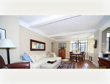 $749,000
Charming 2Bd in Murray Hill!