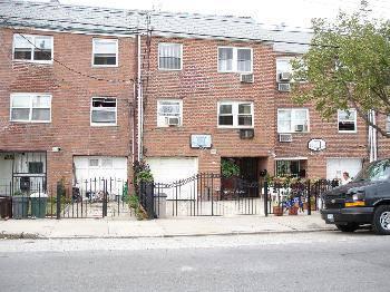 $749,000
College Point 3.5 BA, This home features One BR apartm -