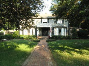 $749,000
Fairhope 5BR 4.5BA, Fabulous Georgian Colonial Home on an