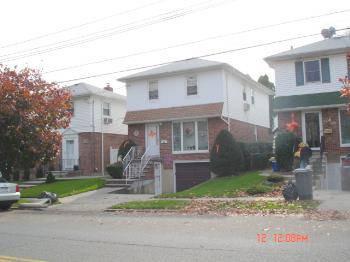 $749,000
Flushing Three BR 2.5 BA, This Detached Single Family Home is
