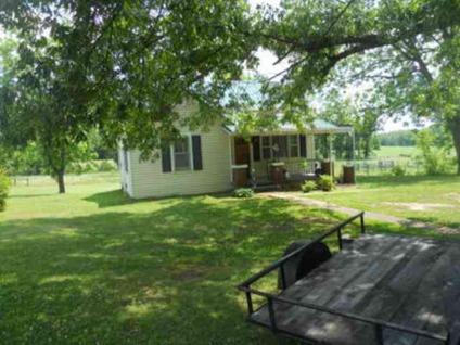 $74,900
Great Home for a Starter family or a retirement family!