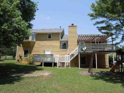 $75,000
Austell Three BR Two BA, 3/2 SPLIT FOYER IN CONCORD STATION S/D!COZY