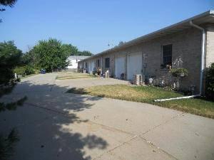$75,000
Joliet Two BA, ALL BRICK RANCH WITH PRIVATE ENTRY FEATURING 2
