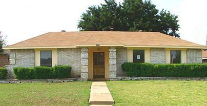 $75,000
Mesquite, Traditional 3br/2ba/1La home with mature trees