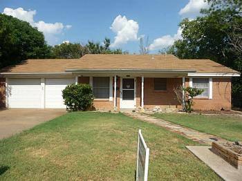 $76,500
Mineral Wells Three BR 1.5 BA, Great starter home with 2 car