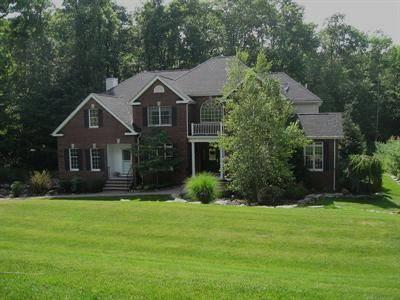 $775,000
Exquisite Manor Style Home in Glen View Forest!