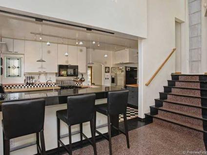 $779,000
San Diego 4BR 5BA, This spacious contemporary home with