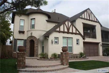 $789,000
Santa Ana Real Estate Home for Sale. $789,000 5bd/5.0ba. - Century 21 Masters