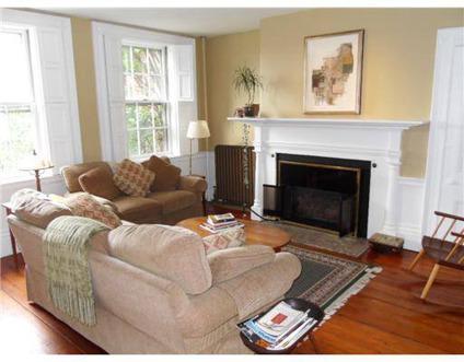 $794,000
Portland 4BR 3BA, Stunning & comfortable brick home.