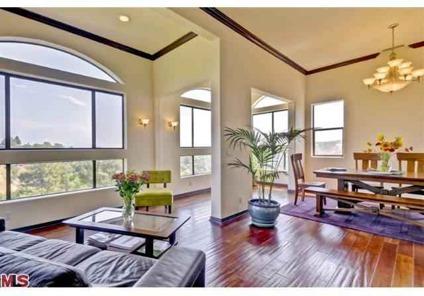 $798,000
Los Angeles 3BR 3BA, High ceilings throughout and stunning