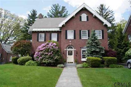 $799,000
Albany 6BR 4BA, Spectacular Home on 's BEST and most desired