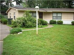 $79,000
Conroe, This three bedroom, 1-1/2 bath home in the