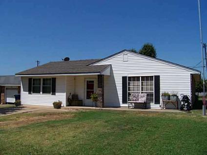 $79,000
Stroud, Very well maintained 3 bedroom, 1-1/2 bath home
