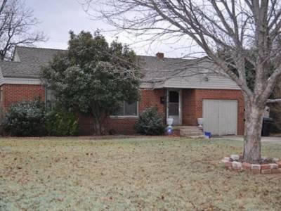 $79,900
Great Property With A Bonus Room and Backing to a Park!!!