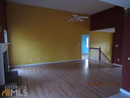 $79,900
Like 2 houses in 1, lovely floorplan. (423 Camden Woods Dr, Dallas