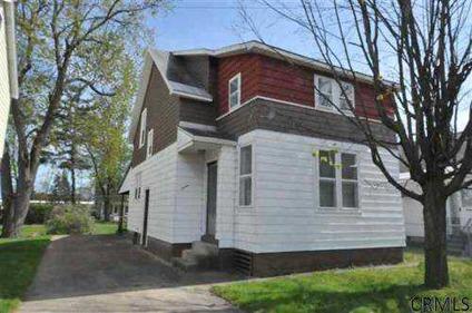 $79,900
Open House 8/12 1-3PM Charming Cottage with Deep Yard