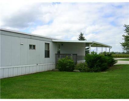 $7,500
Rockford, This mobile home features 3 bedrooms