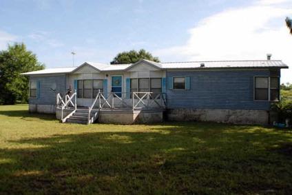 $80,000
Okeechobee 3BR 2BA, Waterfront and an airstrip!