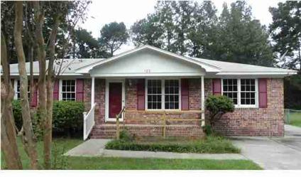 $80,000
Summerville 3BR 1BA, This home is in a convenient location