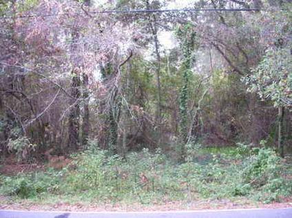 $82,000
Saint Simons Island, Wooded lot in convenient mid island