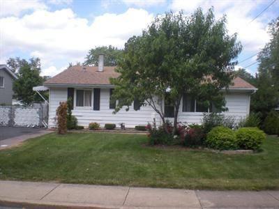 $84,900
Three bedroom home in Carpentersville with two full baths.