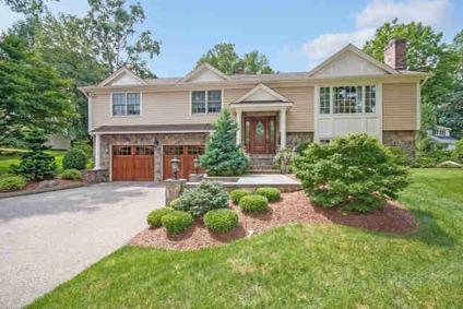 $850,000
Fairfield 4BR 3BA, and surrounded by sweet flowerbeds and