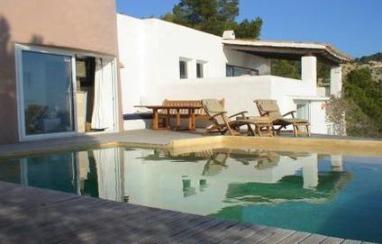 $850
Cubells Villa with private beach - Can Amanda