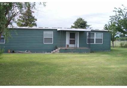 $85,000
Hermiston 3BR 2BA, Older manufactured home in really good