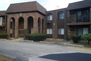 $85,000
Mundelein 2BR 2BA, End unit clean and nice.