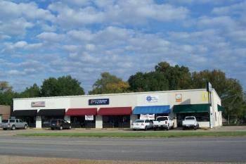 $85,000
Russellville, Listing agent and office: Cliff Goodin, RVR.