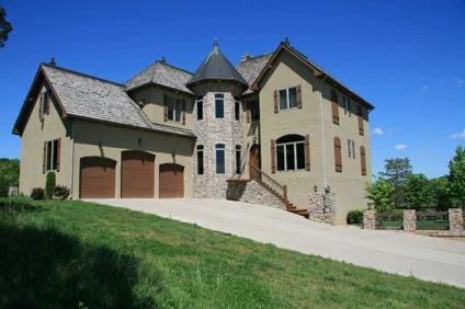 $868,000
Branson West 4BR 3.5BA, Towering Great room wall of windows