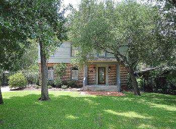 $875,000
Houston 4BR 3.5BA, Absolutely perfect Old Braeswood home on