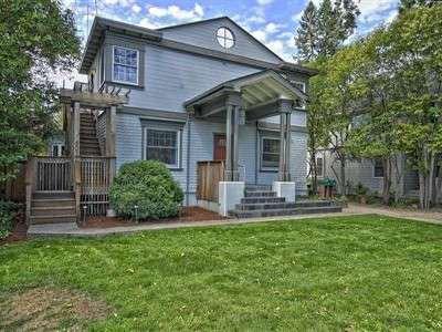 $895,000
Classic Home in Downtown San Anselmo