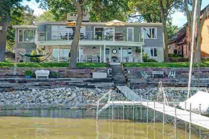 $895,000
Clear Lake 3BR 1BA, Enjoy the ultimate lifestyle in this