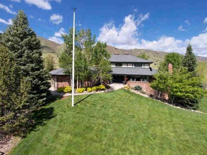 $899,000
Beautiful Updated Home in Gated Manor Ridge