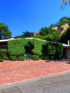 $899,000
Enchanting Sherman Oaks Private Secluded View Home