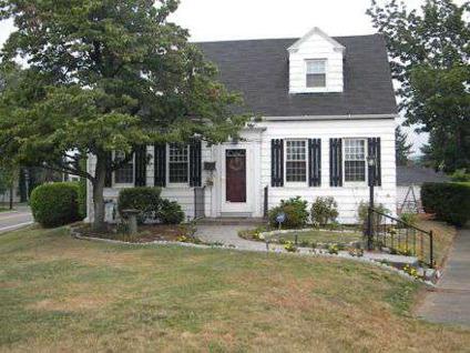 $89,900
Attractive Well Maintained 2 Bedroom 1.5 Bath Cape Cod