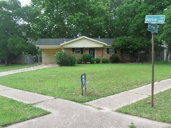 $89,900
Bossier City 3BR 1BA, Located on huge corner lot with