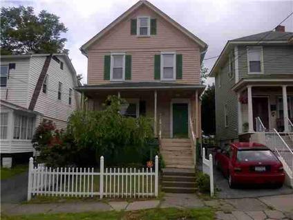 $89,900
Newburgh 3BR, Quaint home with some updates to the kitchen