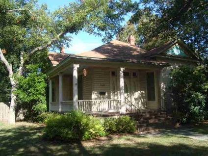 $89,900
Seguin 3BR 2BA, Corner lot with vintage house and great wrap