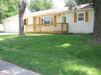 $89,900
This 3 bedroom 1 bath house has been remodeled throughout including flooring