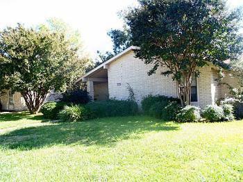 $90,000
Garland Two BA, Huge front yard, large family room