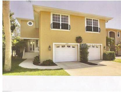 $910,000
Sarasota 3BR 3BA, Siesta Key home located on the canal with