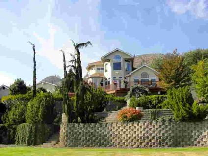 $939,000
Oroville 3BR 2.5BA, Luxurious lakefront home on Lake