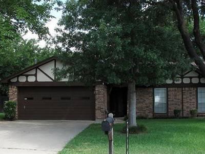 $93,000
Haltom City Home for Sale. Darling home waiting for new owners!
