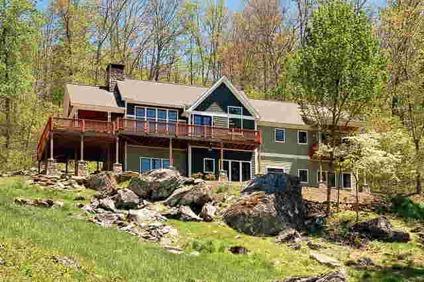 $949,500
Waynesville 3BR 3.5BA, Georgous views and unparalleled